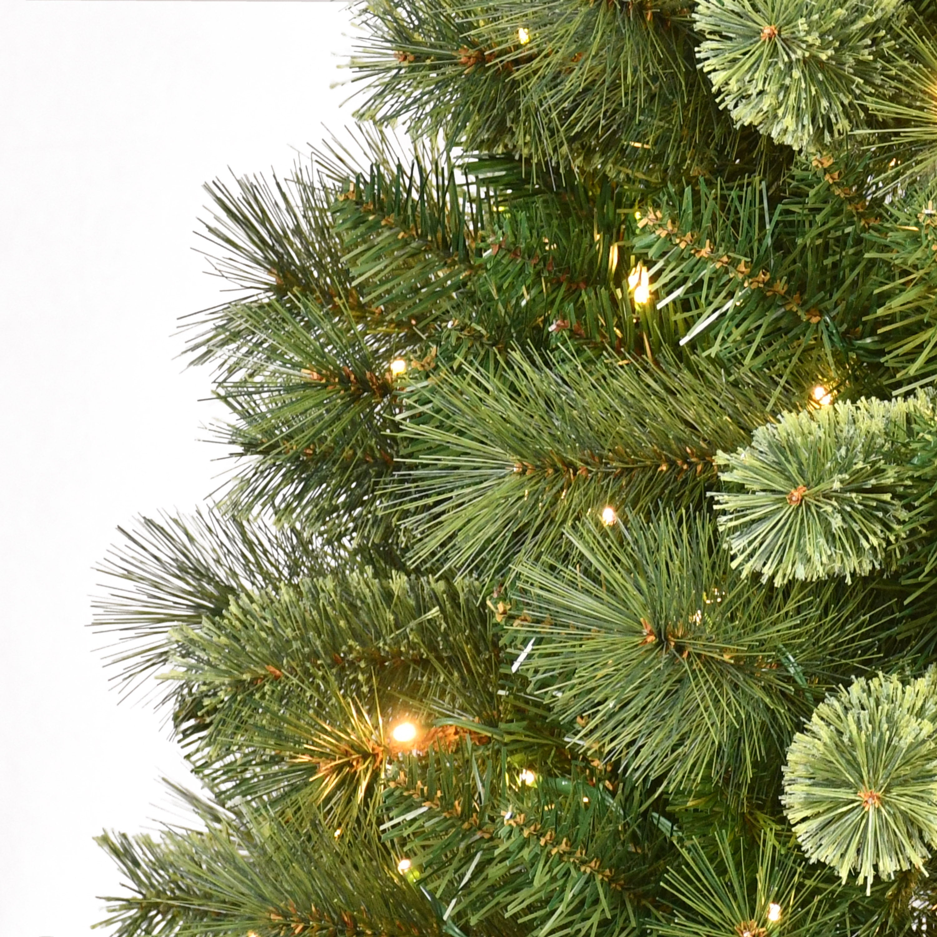 4.5' Pre-Lit Teton Pine Tree